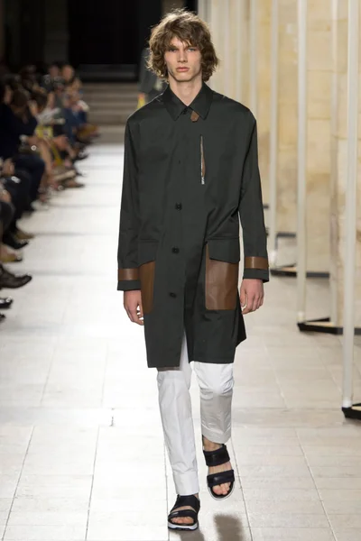 Look 9